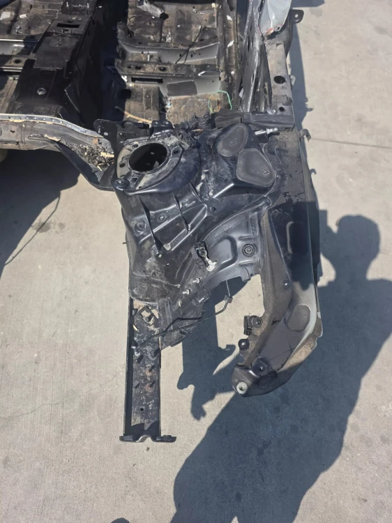 ĆWIARTKA PODŁUŻNICA FARTUCH LEWY PRZÓD AUDI A6 C8 ORYGINAŁ !!!