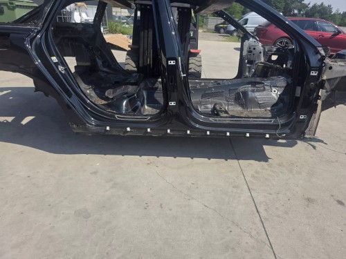 ĆWIARTKA PRÓG PRAWA STRONA AUDI A6 C8 SEDAN AVANT KOMBI ORYGINAŁ *