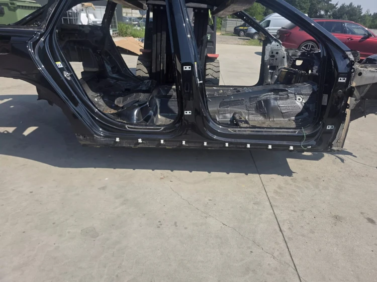 ĆWIARTKA PRÓG PRAWA STRONA AUDI A6 C8 SEDAN AVANT KOMBI ORYGINAŁ *
