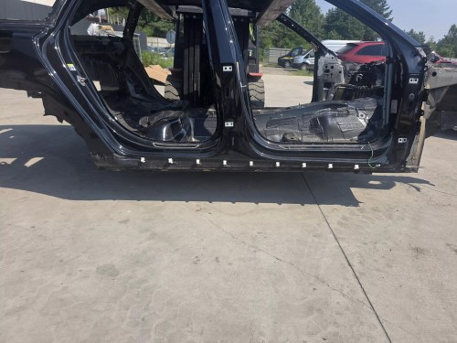 ĆWIARTKA PRÓG PRAWA STRONA AUDI A6 C8 SEDAN AVANT KOMBI ORYGINAŁ *