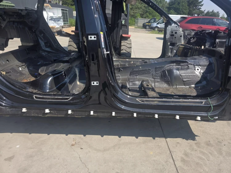 ĆWIARTKA PRÓG PRAWA STRONA AUDI A6 C8 SEDAN AVANT KOMBI ORYGINAŁ *