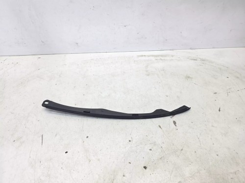 LISTWA USZCZELKA MASKI AUDI A4 B9 8W0823126