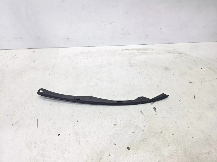 LISTWA USZCZELKA MASKI AUDI A4 B9 8W0823126