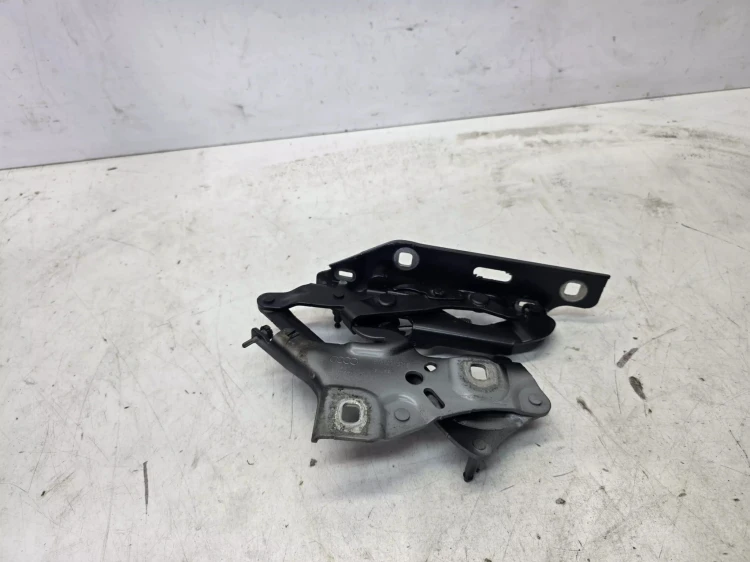 ZAWIAS MASKI LEWY AUDI A4 B9 A5 8W 8W0823301E ORYGINAŁ