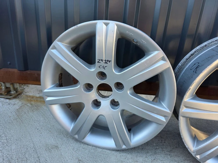 FELGI FELGA KOMPLET VW SKODA AUDI A4 A6 7.0J R16 ET42 4F0071496 Z*92* OK