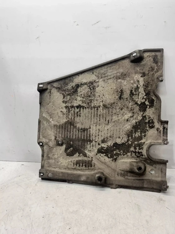 OSŁONA PODWOZIA PRAWY TYŁ AUDI A6 C8 4K0825216H 109/26