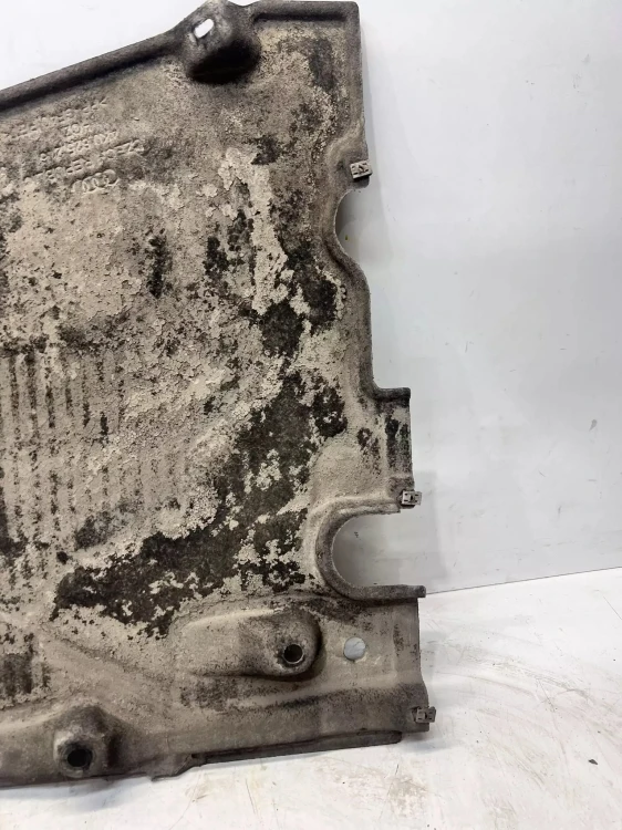 OSŁONA PODWOZIA PRAWY TYŁ AUDI A6 C8 4K0825216H 109/26