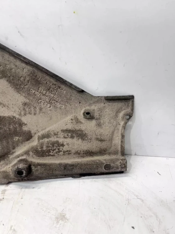 OSŁONA PODWOZIA LEWY TYŁ AUDI A6 C8 4K0825215H 108/26