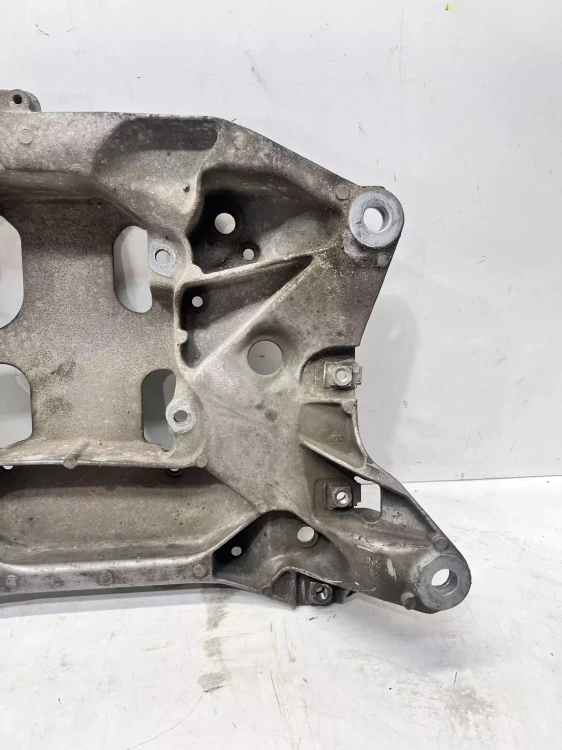 MOCOWANIE ŁAPA PODPORA SKRZYNI BIEGÓW WZMOCNIENIE AUDI A6 C8 4K0399263B