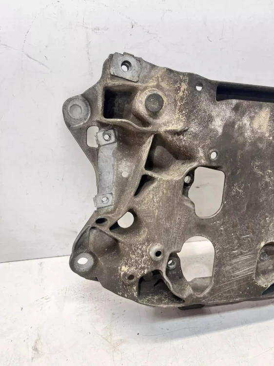 MOCOWANIE ŁAPA PODPORA SKRZYNI BIEGÓW WZMOCNIENIE AUDI A6 C8 4K0399263B