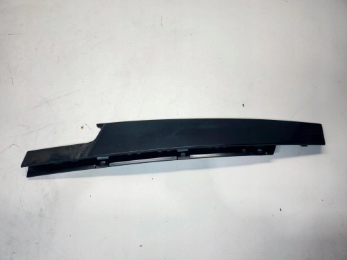 NAKŁADKA OSŁONA SŁUPKA DRZWI PRAWY PRZÓD AUDI A4 B8 8K0837902M POŁYSK