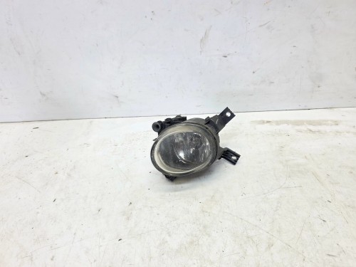 HALOGEN LAMPA PRZECIWMGIELNA PRAWY PRZÓD AUDI A3 8P A4 B7 8E0941700C