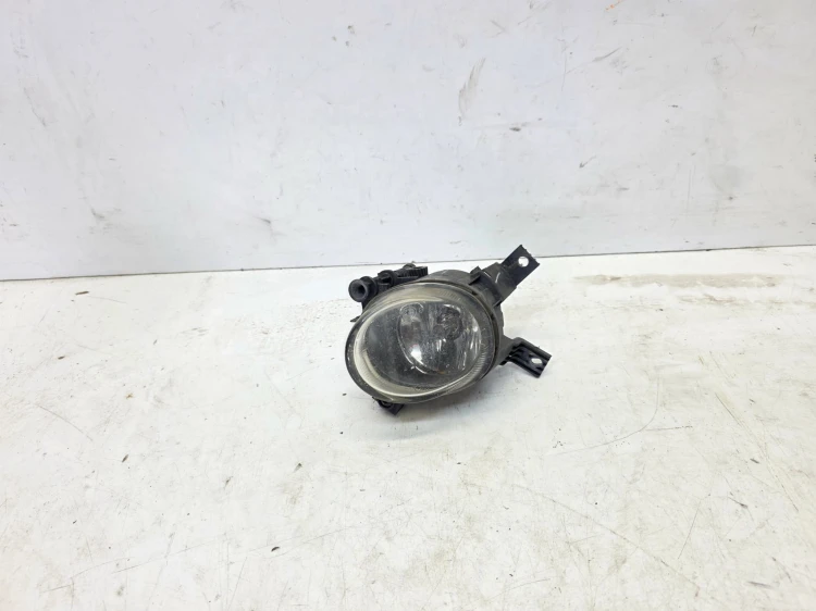 HALOGEN LAMPA PRZECIWMGIELNA PRAWY PRZÓD AUDI A3 8P A4 B7 8E0941700C