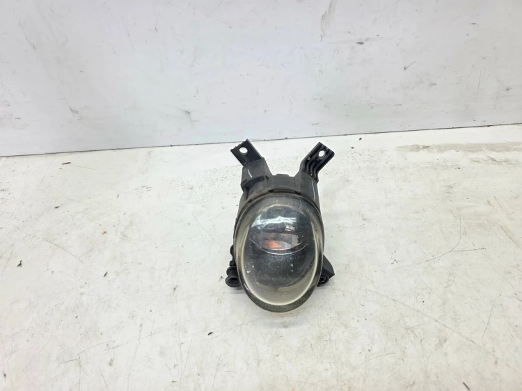HALOGEN LAMPA PRZECIWMGIELNA PRAWY PRZÓD AUDI A3 8P A4 B7 8E0941700C