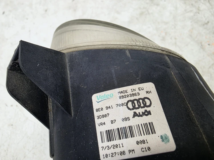 HALOGEN LAMPA PRZECIWMGIELNA PRAWY PRZÓD AUDI A3 8P A4 B7 8E0941700C