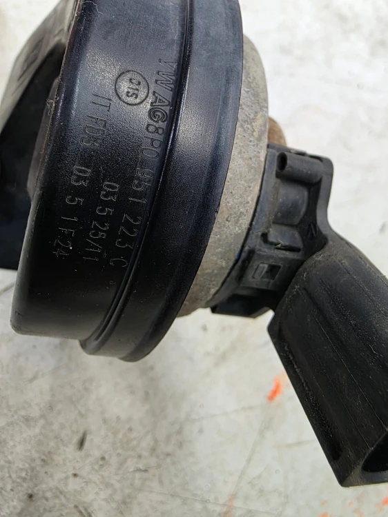 KLAKSON SYGNAŁ HIGH AUDI A3 8P LIFT 8P0951223C