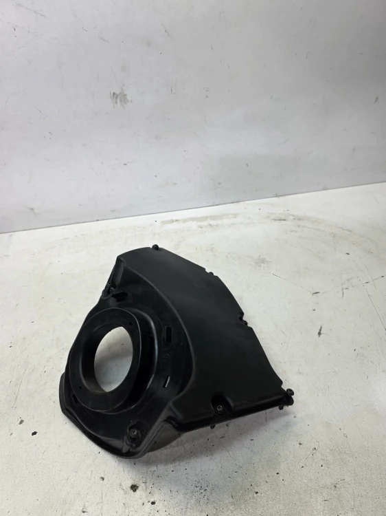 GÓRNA CZĘŚĆ OBUDOWY FILTRA POWIETRZA AUDI A4 B9 A5 8W 2.0 TDI 8W0133837P