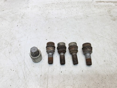 ŚRUBY ZABEZPIECZAJĄCE PŁYWAJĄCA PODKŁADKA AUDI VW SEAT SKODA ,J" 60 MM