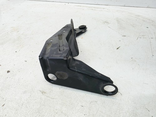 WIESZAK INTERCOOLERA LEWY AUDI A4 B6 B7 8E0145813G
