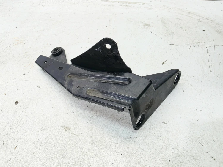 WIESZAK INTERCOOLERA LEWY AUDI A4 B6 B7 8E0145813G
