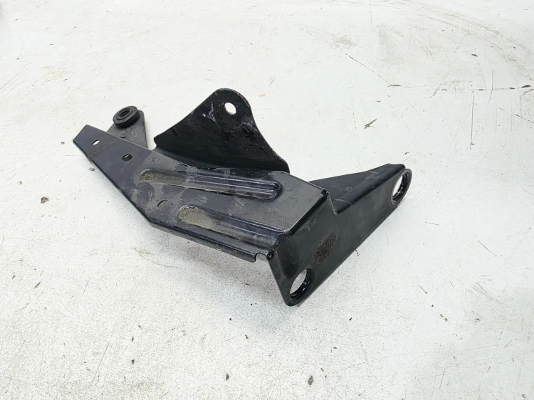 WIESZAK INTERCOOLERA LEWY AUDI A4 B6 B7 8E0145813G