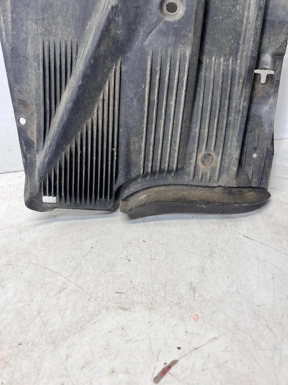 OSŁONA PODWOZIA AUDI A5 8T CABRIO LEWY TYŁ 8F0825215B 118/26