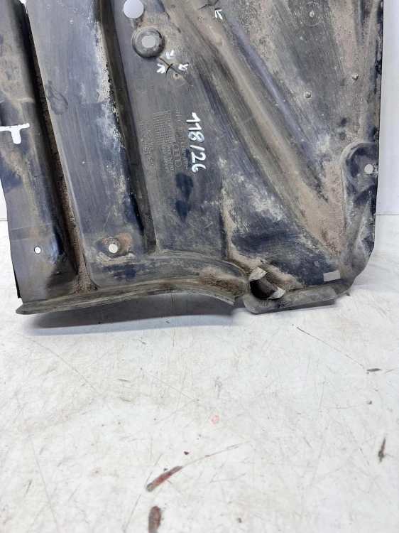 OSŁONA PODWOZIA AUDI A5 8T CABRIO LEWY TYŁ 8F0825215B 118/26
