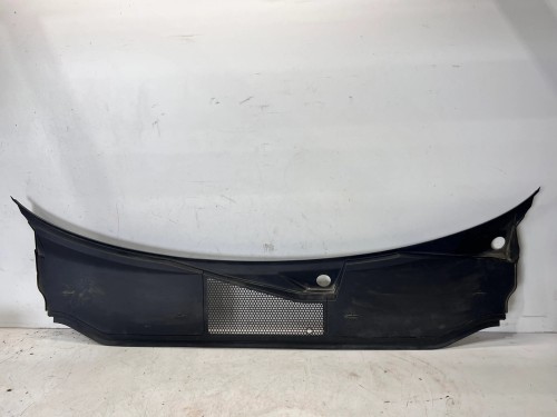 PODSZYBIE PLASTIKOWE AUDI A6 C8 4K1819403