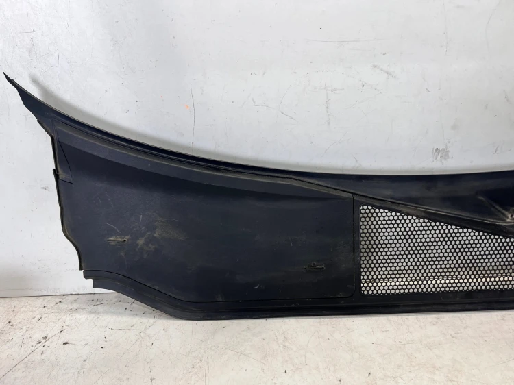 PODSZYBIE PLASTIKOWE AUDI A6 C8 4K1819403