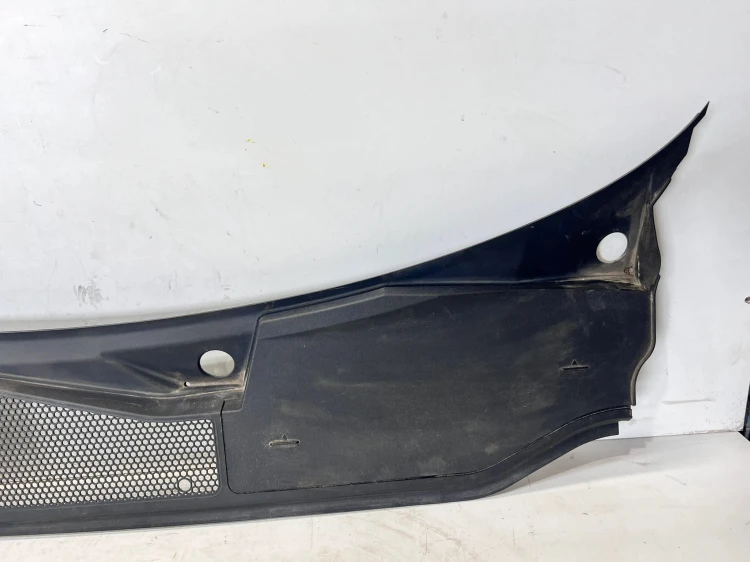 PODSZYBIE PLASTIKOWE AUDI A6 C8 4K1819403