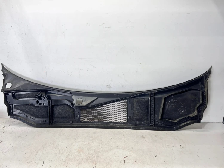 PODSZYBIE PLASTIKOWE AUDI A6 C8 4K1819403