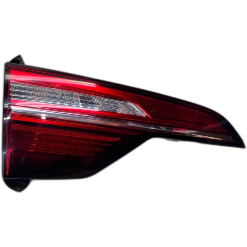 LAMPA LEWY TYŁ W KLAPĘ LED AUDI A4 B9 AVANT 8W9945075AA