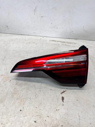 LAMPA PRAWY TYŁ W KLAPĘ LED AUDI A4 B9 AVANT 8W9945076AA