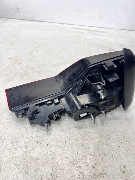 LAMPA PRAWY TYŁ W KLAPĘ LED AUDI A4 B9 AVANT 8W9945076AA