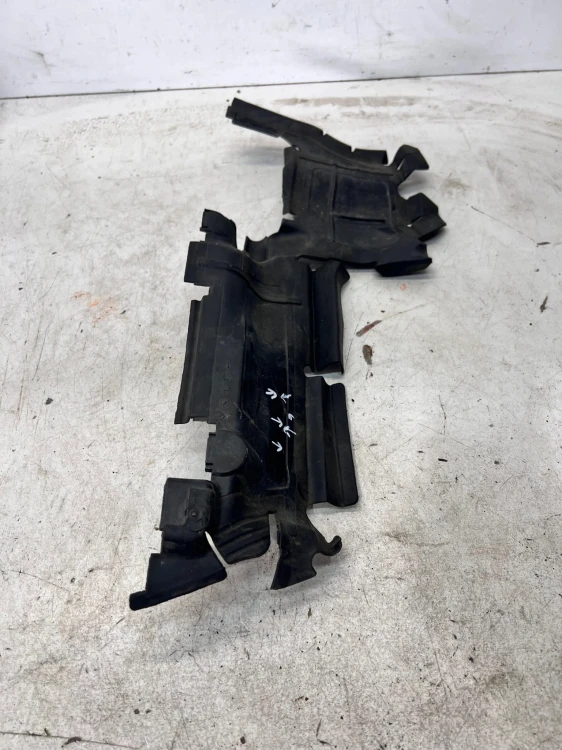 KIEROWNICA POWIETRZA Z PASA PRZEDNIEGO LEWA AUDI A4 B9 A5 8W 8W0121283BS