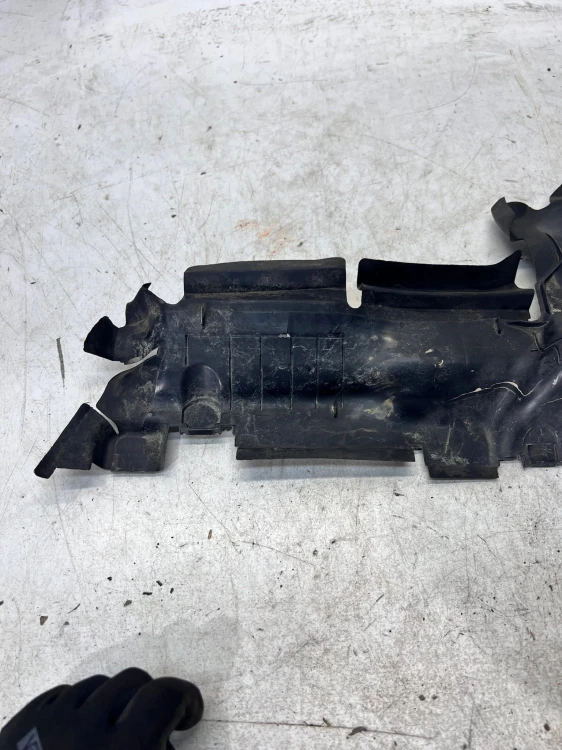 KIEROWNICA POWIETRZA Z PASA PRZEDNIEGO LEWA AUDI A4 B9 A5 8W 8W0121283BS