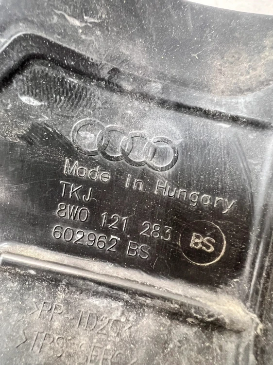 KIEROWNICA POWIETRZA Z PASA PRZEDNIEGO LEWA AUDI A4 B9 A5 8W 8W0121283BS