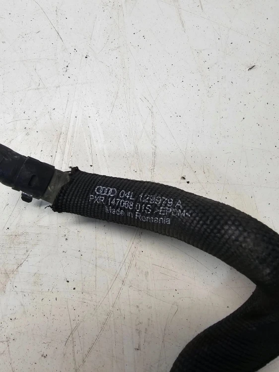 WĄŻ PRZEWÓD ODPOWIETRZAJĄCY AUDI A4 B9 A5 8W 04L129979A