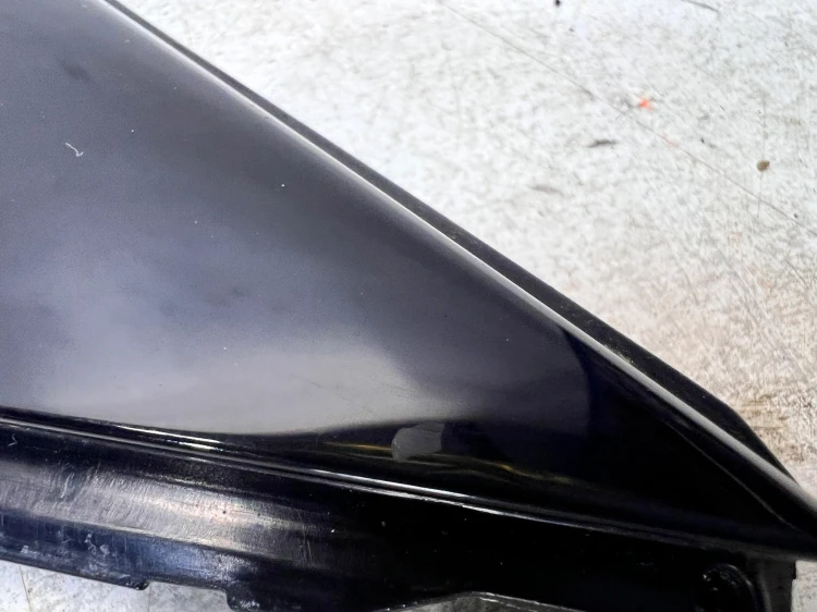 TRÓJKĄT NAKŁADKA ZAŚLEPKA DRZWI PRAWY PRZÓD AUDI A4 B9 8W08376838A 1/26