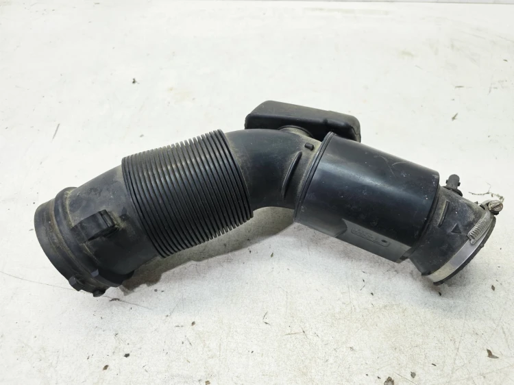 WLOT DOLOT POWIETRZA AUDI A4 S4 B8 A5 S5 8T 3.0 TFSI 06E129629Q