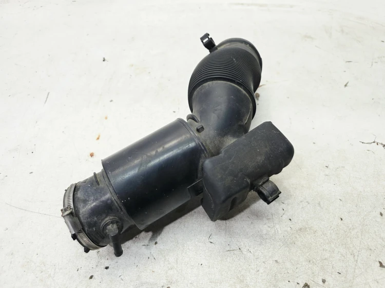 WLOT DOLOT POWIETRZA AUDI A4 S4 B8 A5 S5 8T 3.0 TFSI 06E129629Q