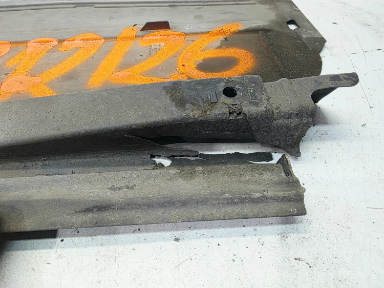 OSŁONA PODWOZIA PRAWA DUŻA AUDI A5 8F CABRIO 8F0825208 112/26