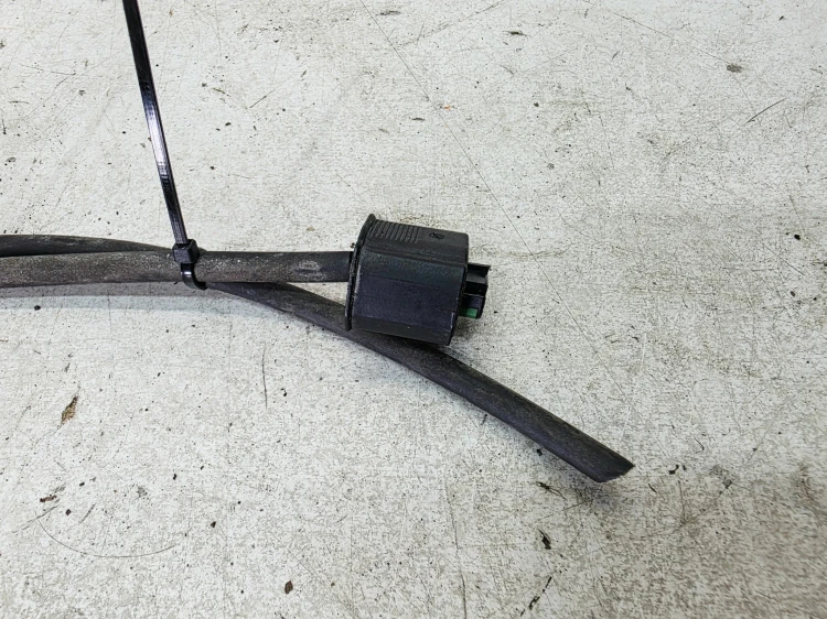 WIĄZKA KOŁA ABS ZACISKU HAMULCOWEGO LEWY TYŁ AUDI A5 8F CABRIO 8F0972253