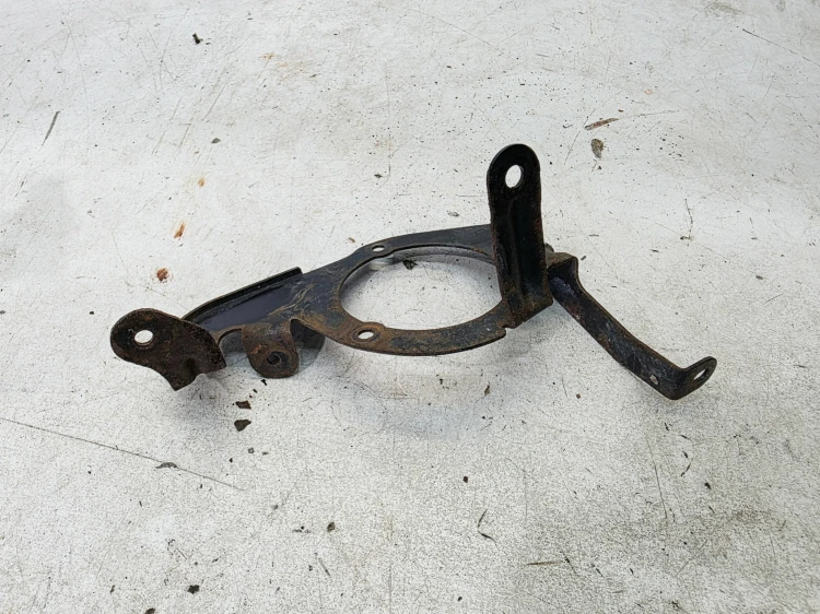 UCHWYT POMPY POWIETRZA WTÓRNEGO AUDI A4 B8 A5 8T 3.0 TFSI 8T0906617B