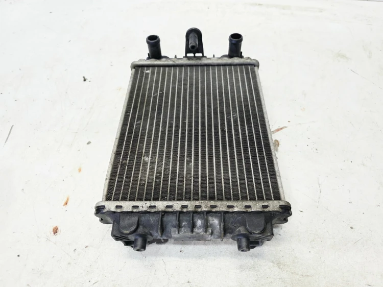 DODATKOWA CHŁODNICA PŁYNU WODY AUDI A4 S4 B8 A5 S5 8T 3.0 TFSI 8K0121212B