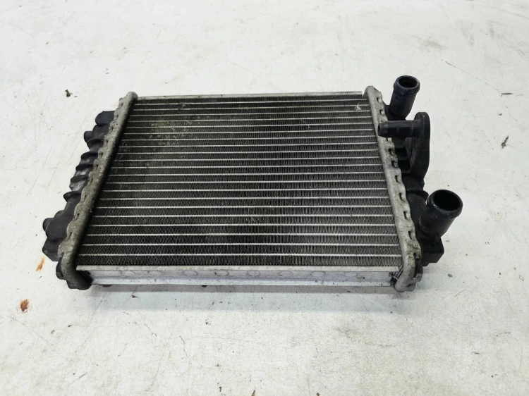 DODATKOWA CHŁODNICA PŁYNU WODY AUDI A4 S4 B8 A5 S5 8T 3.0 TFSI 8K0121212B