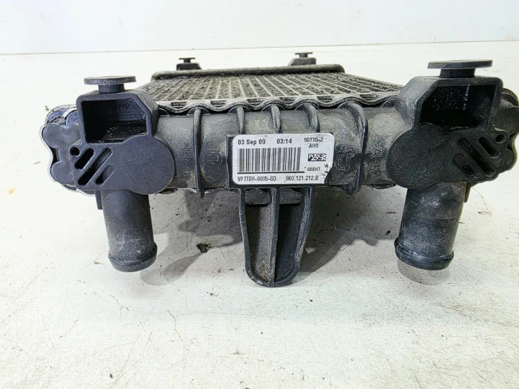 DODATKOWA CHŁODNICA PŁYNU WODY AUDI A4 S4 B8 A5 S5 8T 3.0 TFSI 8K0121212B
