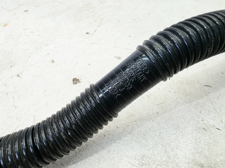 RURA ŁĄCZĄCA PRZEWÓD POWIETRZA AUDI A4 B8 A5 8T 3.0 TFSI 06E133817J