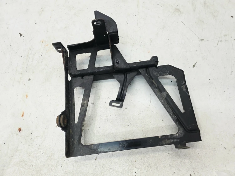 WIESZAK DODATKOWEJ CHŁODNICY WODY AUDI A4 S4 B8 A5 S5 8T 8K0121261D