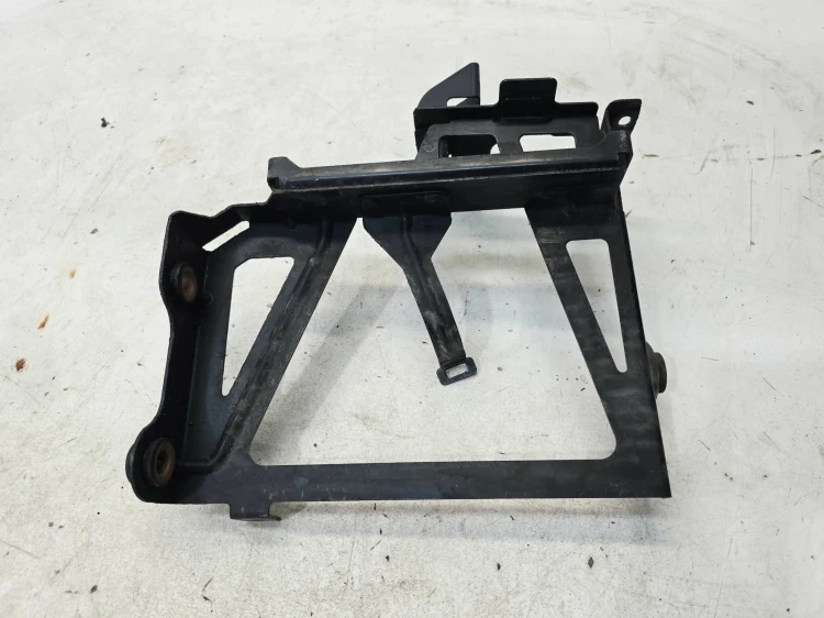 WIESZAK DODATKOWEJ CHŁODNICY WODY AUDI A4 S4 B8 A5 S5 8T 8K0121261D